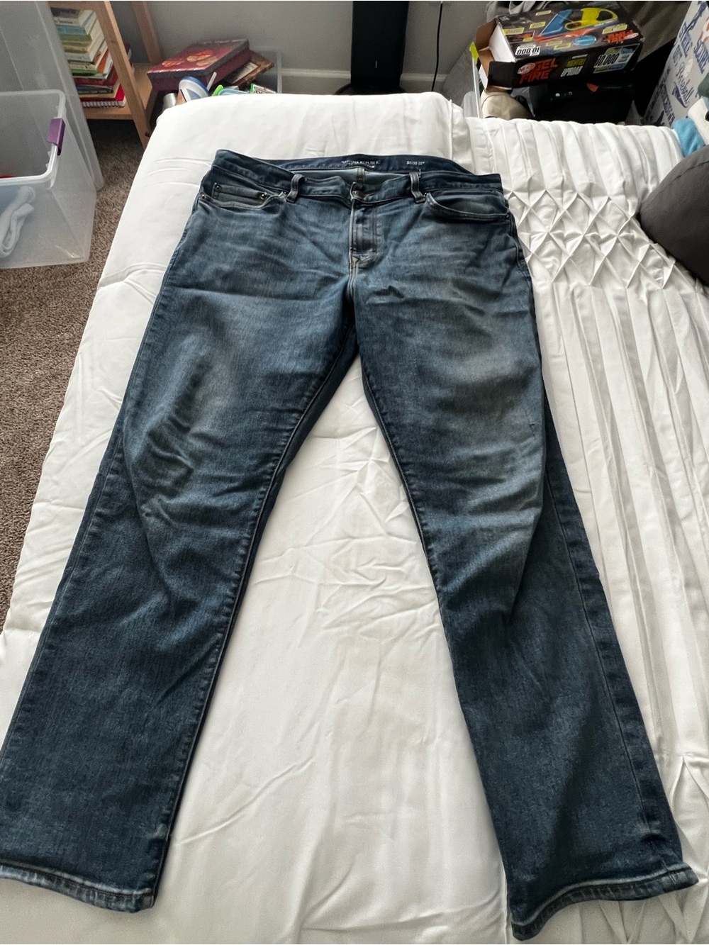 Banana Republic Men's Travel Slim Jeans in Indigo Blue 36x30